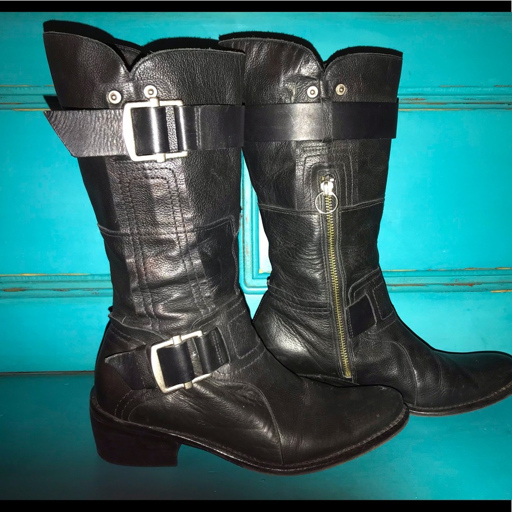 Vera Wang Lavender Label Black leather boots  9